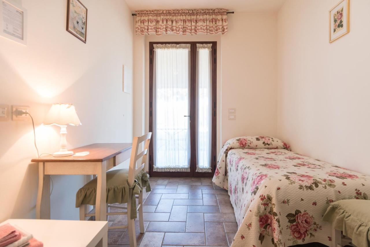 לינה וארוחת בוקר באסטיה אומברה Rosa Di Assisi מראה חיצוני תמונה