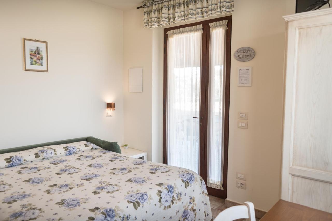 לינה וארוחת בוקר באסטיה אומברה Rosa Di Assisi מראה חיצוני תמונה