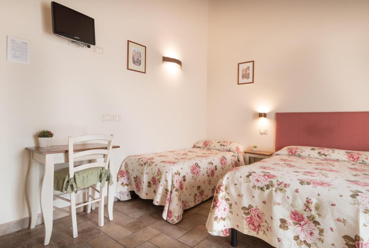 לינה וארוחת בוקר באסטיה אומברה Rosa Di Assisi מראה חיצוני תמונה